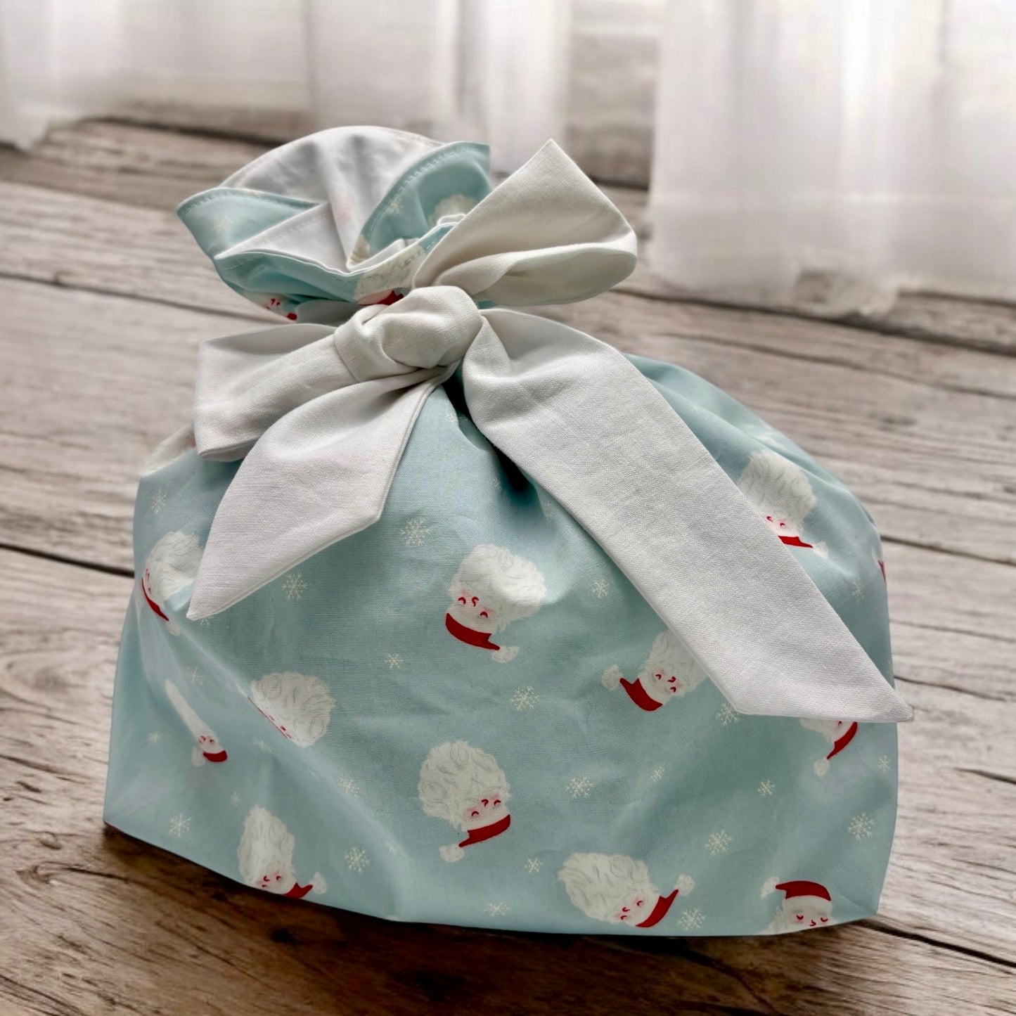 Just Right Gift Bag - Santa With Snowflakes