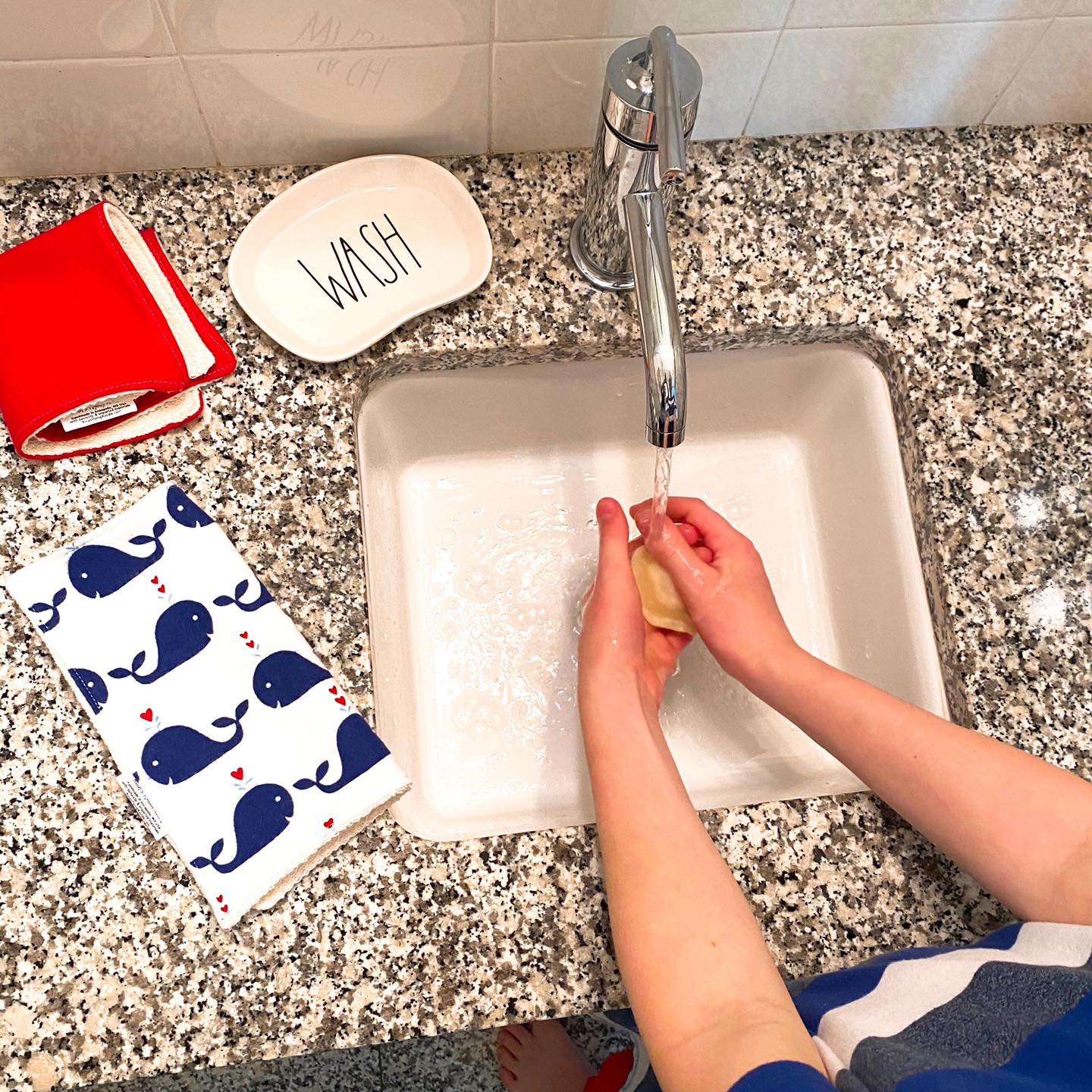 Wash Cloth - Regular - Dots Large - Black and White