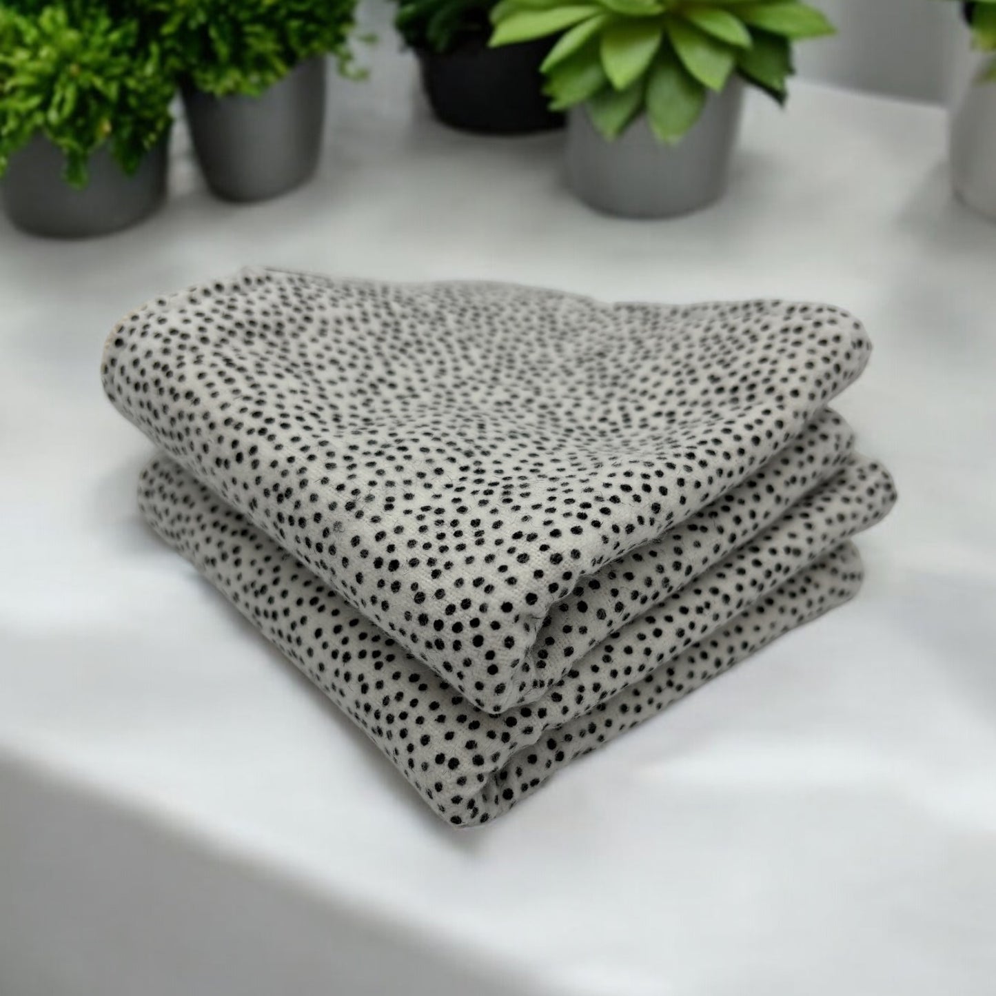 Wash Cloth - Regular - Dots - Black and White